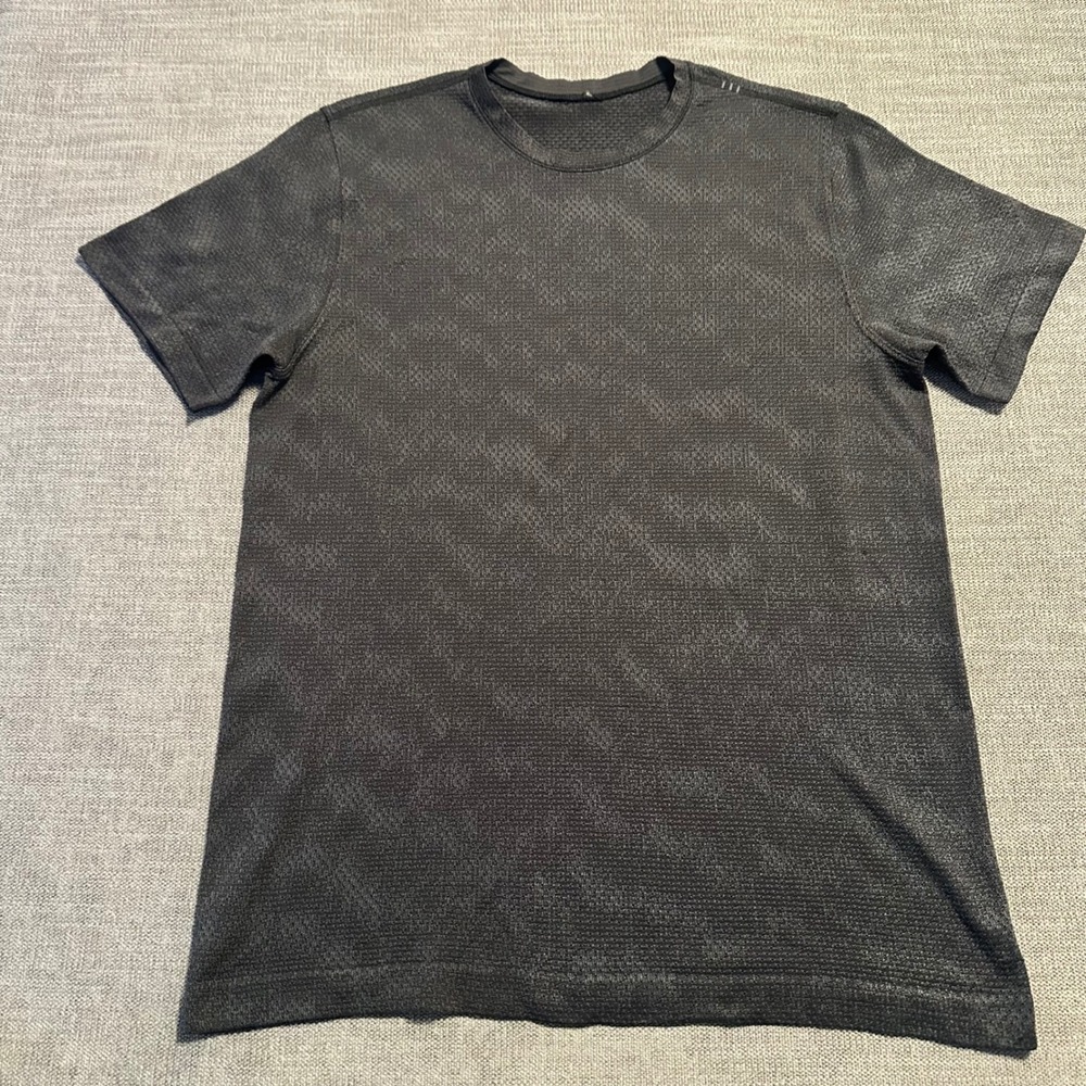 Lululemon Metal Vent Tech Shirt Mens L Grey Camo Seamless Training